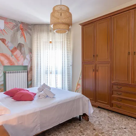 Esclusiva Residenza Con 2 In Centro, Balcone Panoramico, Mare A 750m, Parcheggio A 300m