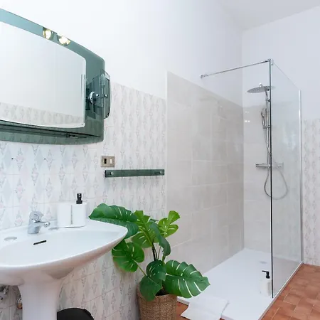 Lägenhet Esclusiva Residenza Con 2 In Centro Citta, Mare A 750m, Parcheggio A 300m *