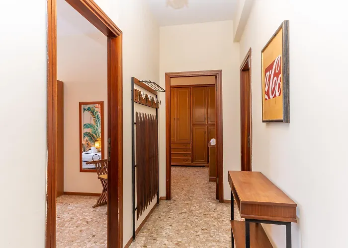 Esclusiva Residenza Con 2 In Centro Citta, Mare A 750m, Parcheggio A 300m Appartement *