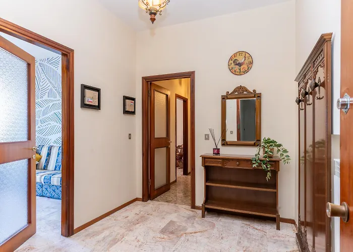 Esclusiva Residenza Con 2 In Centro Citta, Mare A 750m, Parcheggio A 300m Appartement