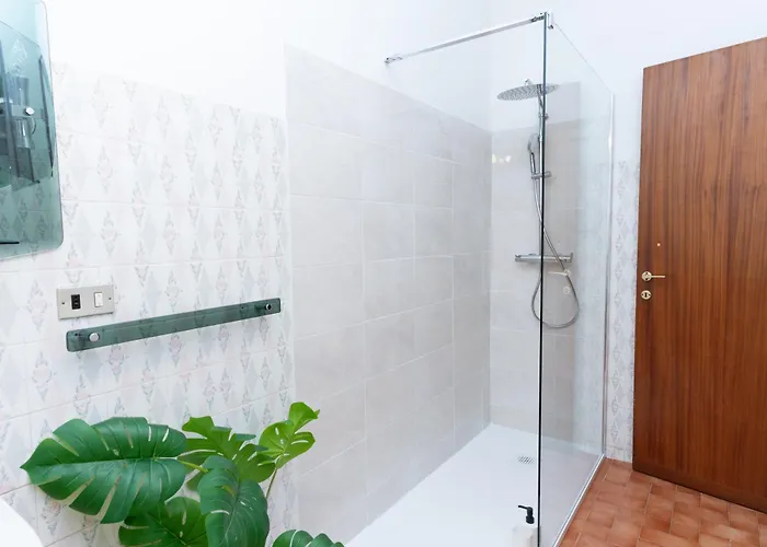 Esclusiva Residenza Con 2 In Centro Citta, Mare A 750m, Parcheggio A 300m *