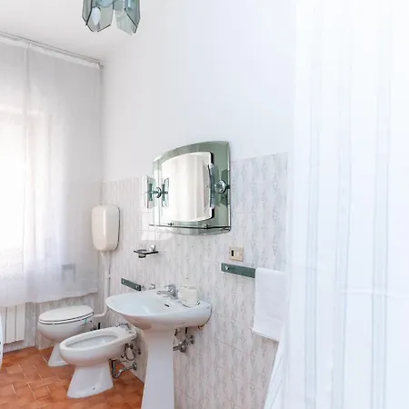 Esclusiva Residenza Con 2 In Centro Citta, Mare A 750m, Parcheggio A 300m Apartment Pescara