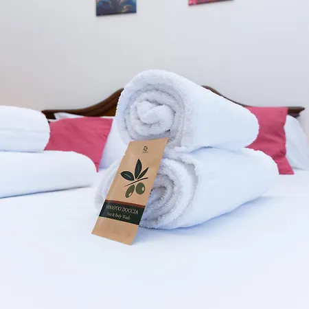 Apartment Esclusiva Residenza Con 2 In Centro Citta, Mare A 750m, Parcheggio A 300m